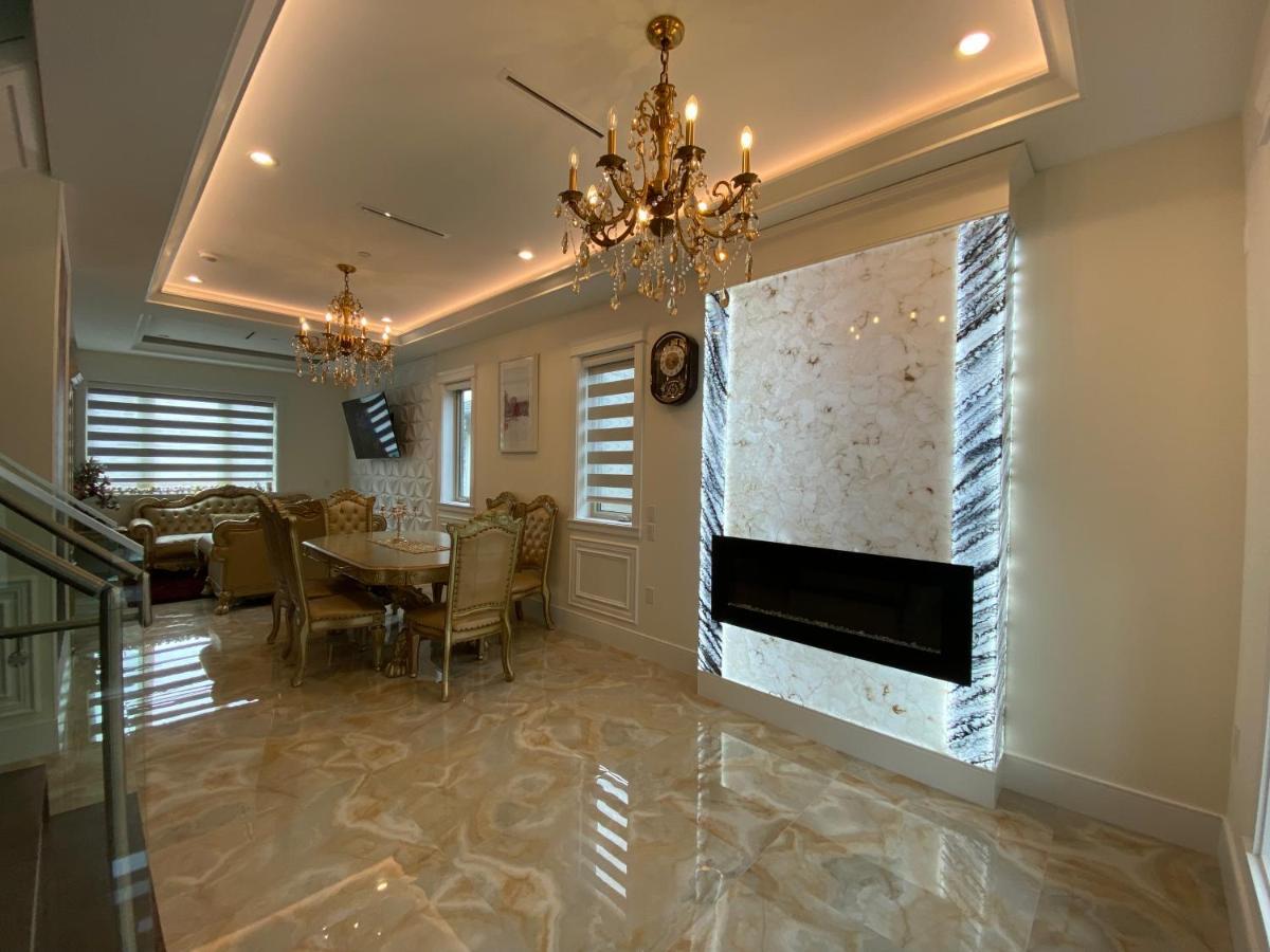 Milano Luxury Suites Vancouver Bagian luar foto