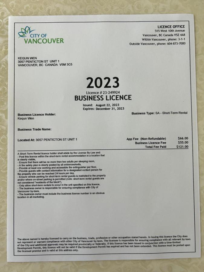 Milano Luxury Suites Vancouver Bagian luar foto